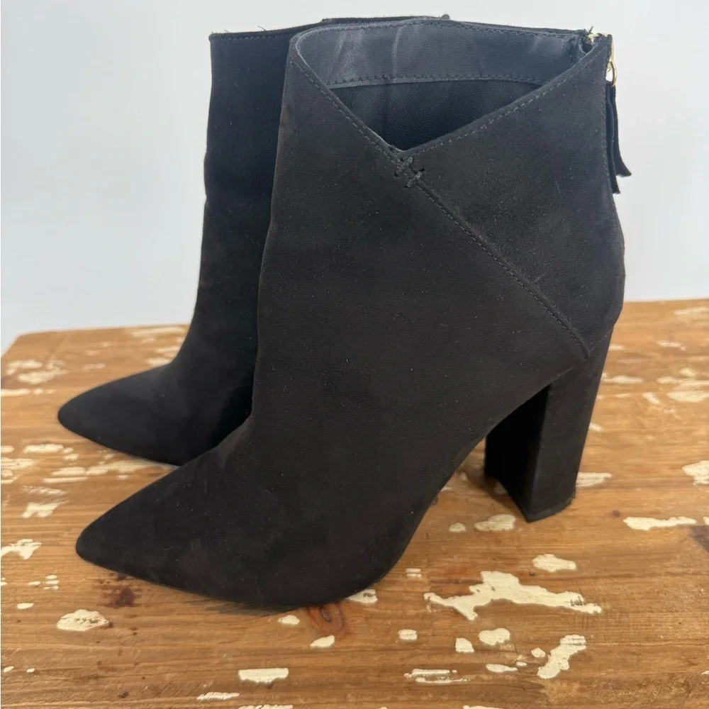 Qupid Black Ankle Booties